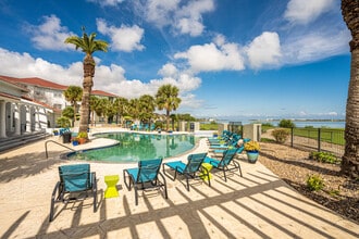 Baypoint Apartments in Corpus Christi, TX - Building Photo - Building Photo