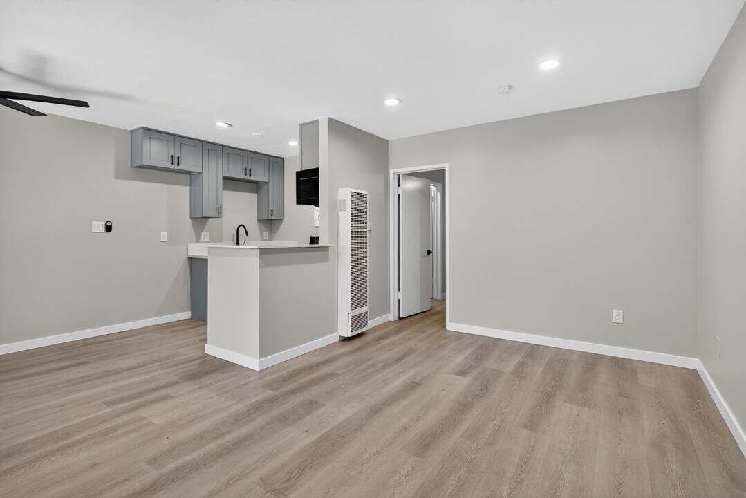 2300 E Commonwealth Ave in Fullerton, CA - Building Photo