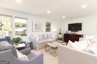 1092 West Lake Dr in Athens, GA - Building Photo - Building Photo