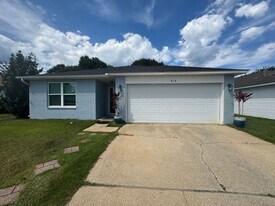 314 Mizzen Ln in Pensacola, FL - Building Photo