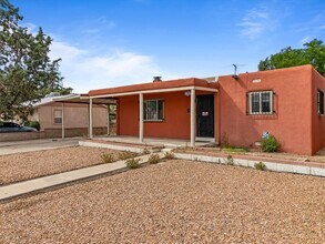 8215 Roma Ave NE in Albuquerque, NM - Building Photo - Building Photo