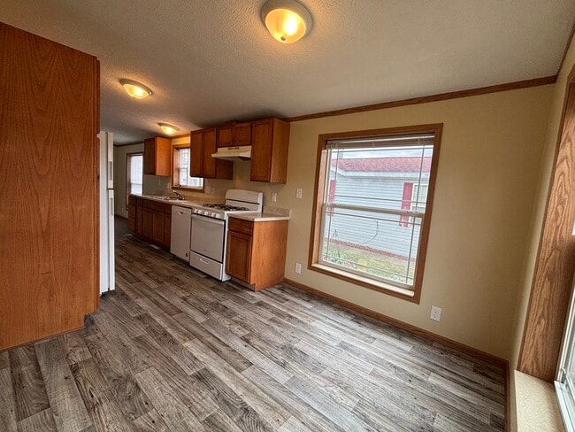 314 Scarlet Oak Ln in Whittaker, MI - Building Photo - Building Photo