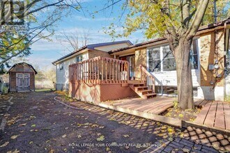 12 Schomberg Rd in Richmond Hill, ON - Building Photo - Building Photo