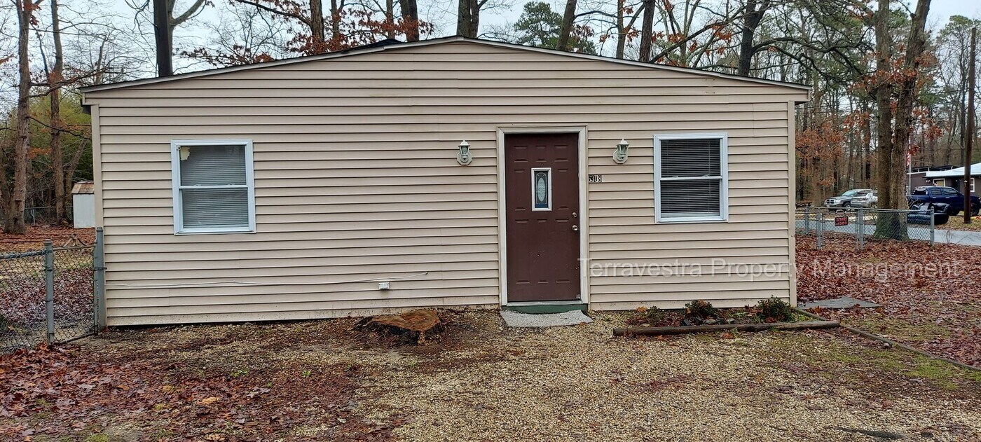 6308 Whittier Dr in Millville, NJ - Building Photo