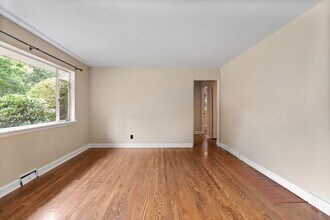 196 Morningside Dr in Asheville, NC - Building Photo - Building Photo