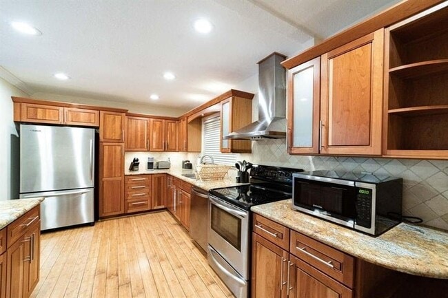 property at 2101 NE 15th St