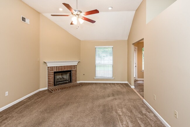 5780 Lancaster Dr in Olive Branch, MS - Building Photo - Building Photo