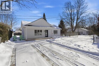 6544 Waterworks Rd in Sarnia, ON - Building Photo - Building Photo