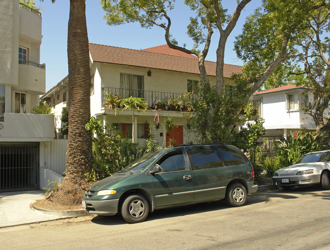 1137 N Formosa Ave in Los Angeles, CA - Building Photo - Building Photo