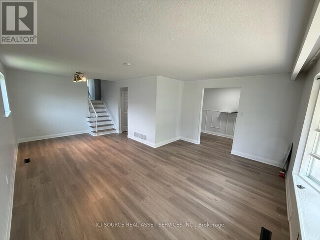 property at 386 Horsham Ave