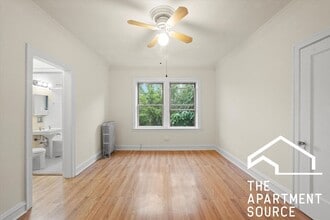 2530 N Sawyer Ave, Unit 207 in Chicago, IL - Building Photo - Building Photo