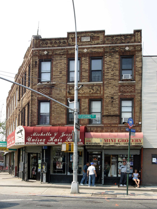 657 Flushing Ave in Brooklyn, NY - Building Photo