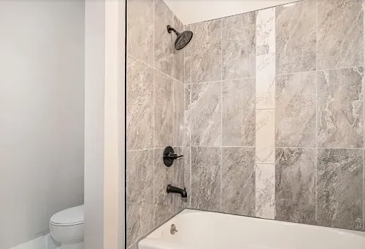 460 Dayton St in Cincinnati, OH - Foto de edificio - Building Photo