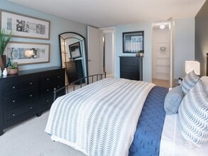 333 E Wacker Dr, Unit 17 in Chicago, IL - Foto de edificio - Building Photo