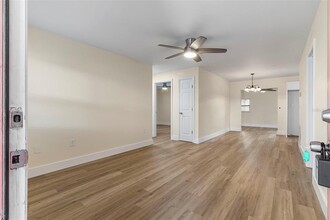 4087 Vana Dr in Sarasota, FL - Building Photo - Building Photo