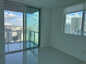253 NE 2nd St in Miami, FL - Building Photo - Building Photo
