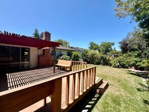 1078 Cuesta Dr in Mountain View, CA - Building Photo - Building Photo