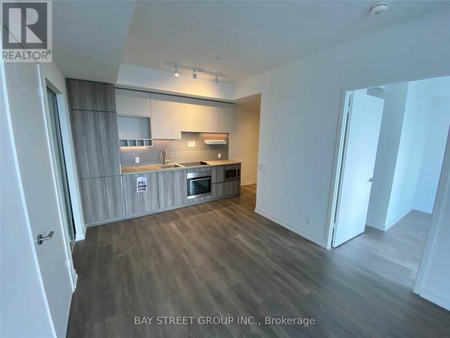 5 Buttermill Ave. in Vaughan, ON - Building Photo - Building Photo