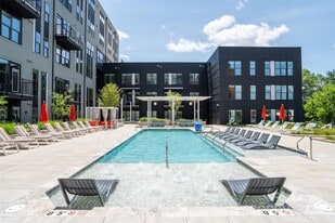 3305 South Blvd, Unit B3 in Charlotte, NC - Building Photo