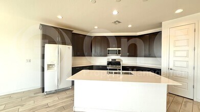 5324 S 24th Ln in Phoenix, AZ - Building Photo - Building Photo