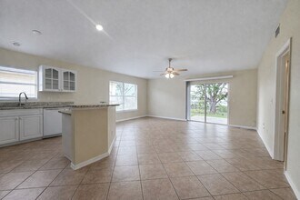 2310-2312 NE 8th Pl in Cape Coral, FL - Building Photo - Building Photo