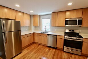 4 Sheridan St, Unit 1 in Lynn, MA - Building Photo