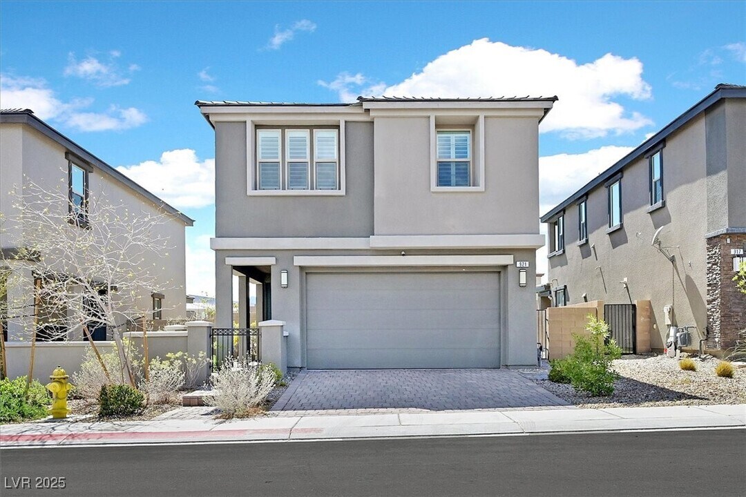 921 Cirrus Cloud Ave in Las Vegas, NV - Building Photo