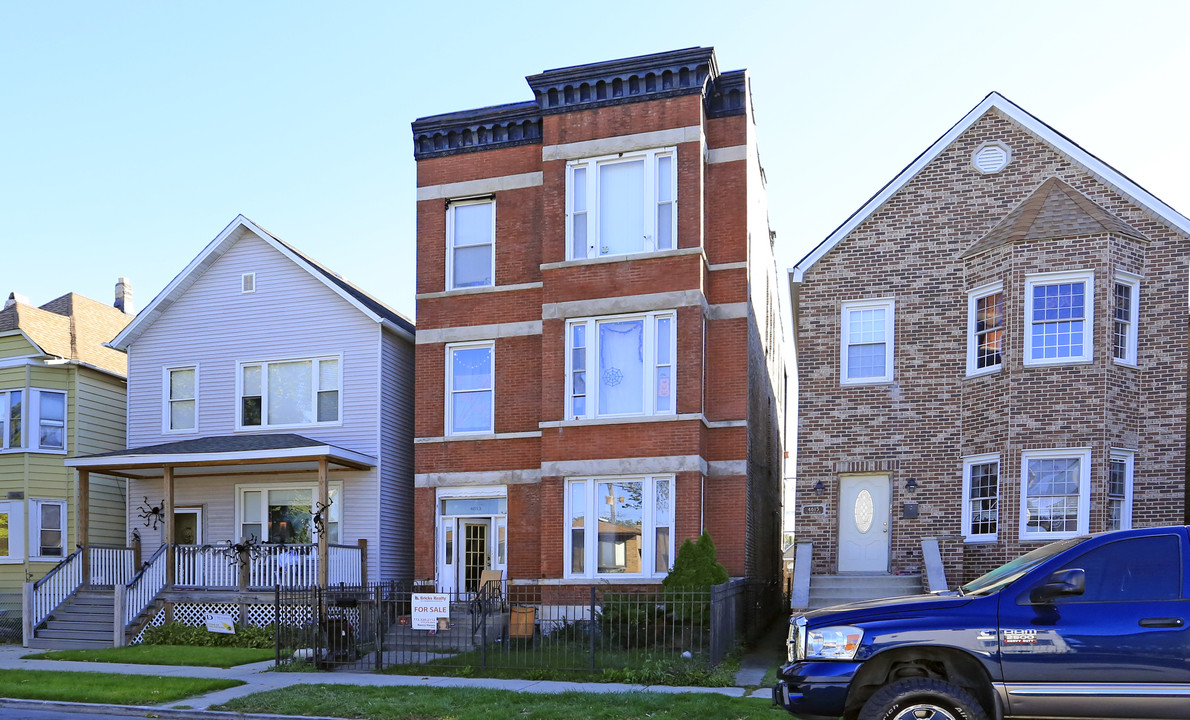 4613 S Emerald Ave in Chicago, IL - Foto de edificio