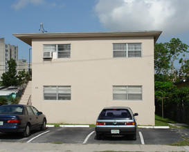 910 SW 29th Ave in Miami, FL - Building Photo - Building Photo