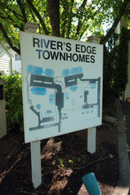 Rivers Edge Townhomes in Eugene, OR - Building Photo - Other