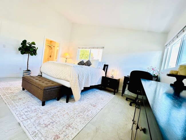 1307 Aviation Blvd, Unit A in Redondo Beach, CA - Foto de edificio - Building Photo