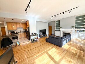 522 N Elizabeth St in Chicago, IL - Building Photo - Building Photo