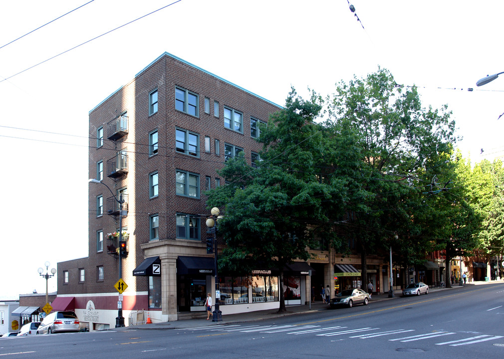 Fairmount Apartments in Seattle, WA - Building Photo