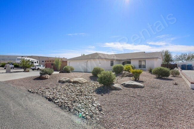 1245 Bombay Cir in Lake Havasu City, AZ - Building Photo - Building Photo