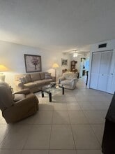 21 Abbey Ln in Delray Beach, FL - Building Photo - Building Photo