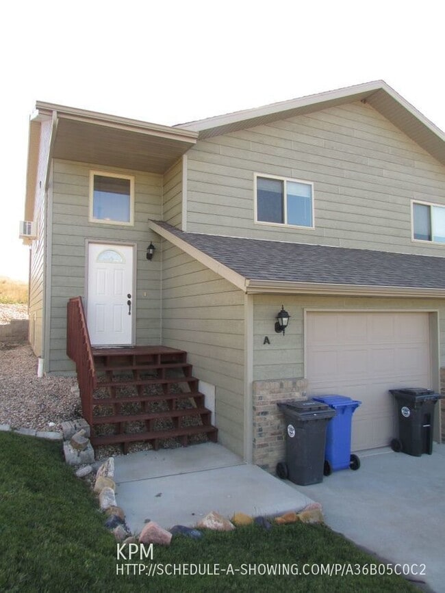 property at 1350 E Oakland