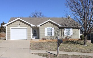 613 Bear Valley Ct in Columbia, MO - Building Photo