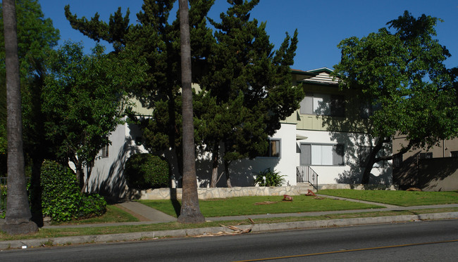 583 Los Robles Ave in Pasadena, CA - Foto de edificio - Building Photo