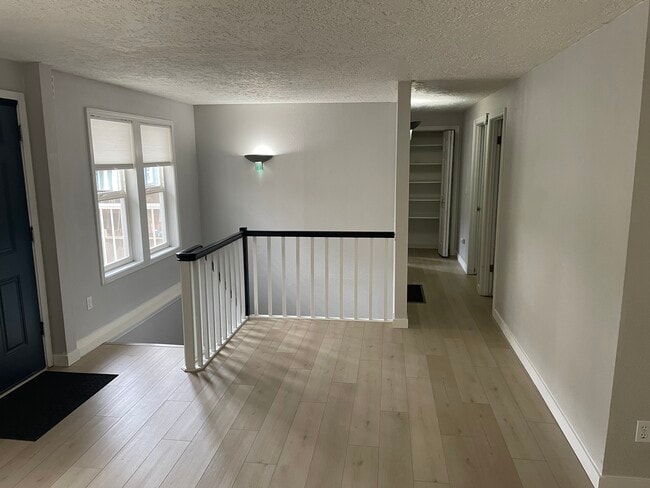 3228 SW Dolph Ct in Portland, OR - Building Photo - Building Photo