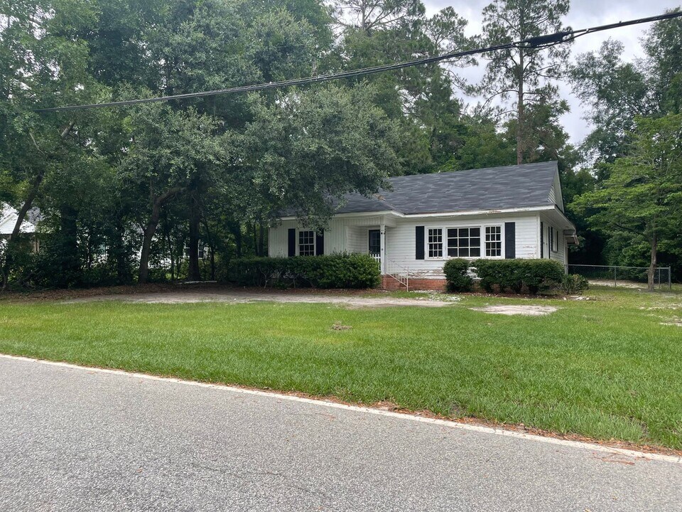 15 Tillman St in Statesboro, GA - Building Photo
