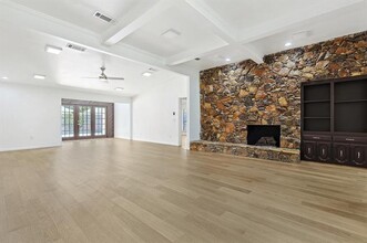 3916 Winter Park Ln in Addison, TX - Building Photo - Building Photo