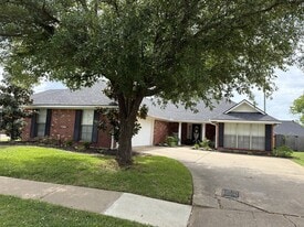 5027 Tensas Dr in Bossier City, LA - Building Photo