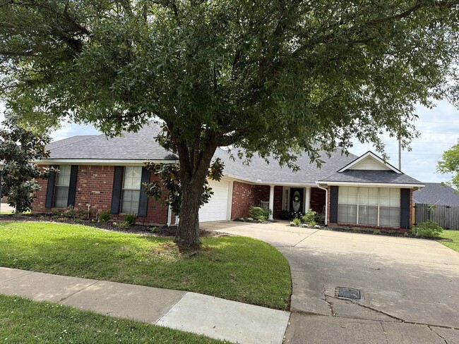 property at 5027 Tensas Dr