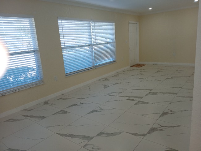 378-378 78th Ave NE in St. Petersburg, FL - Building Photo - Building Photo