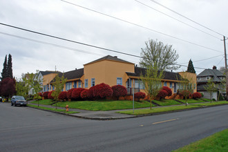 76 NE Alberta St in Portland, OR - Building Photo - Building Photo