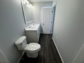 156 Montgomery Rd in Weston, WV - Building Photo - Building Photo