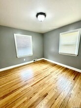 1919 W 14 Mile Rd in Royal Oak, MI - Building Photo - Building Photo