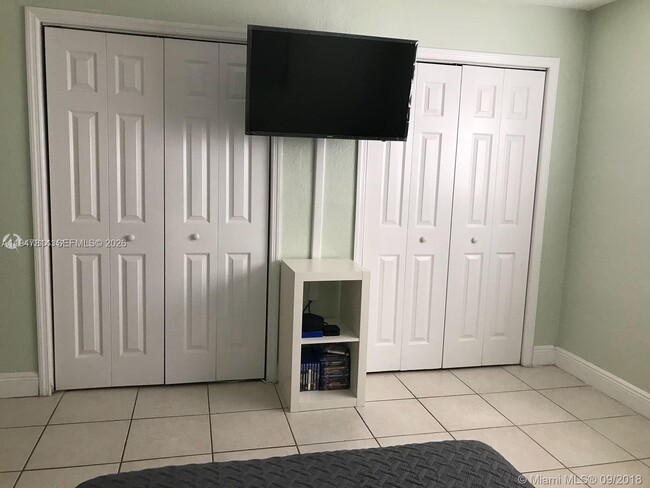 3265 Griffin Rd in Fort Lauderdale, FL - Building Photo - Building Photo