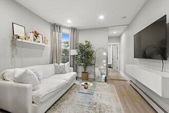101 Zabriskie St in Jersey City, NJ - Building Photo - Building Photo