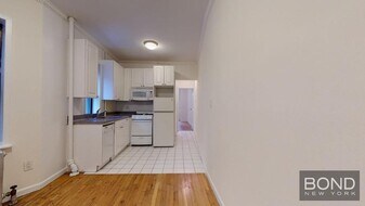241 E 38th St in New York, NY - Building Photo